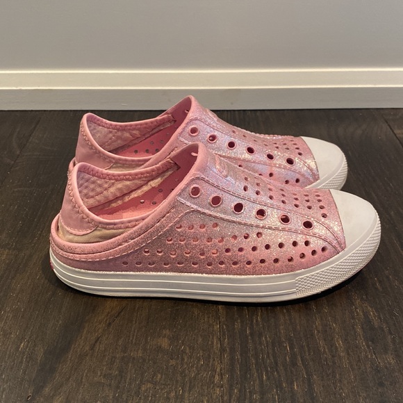 Skechers Guzman Steps Shoes - Picture 5 of 8